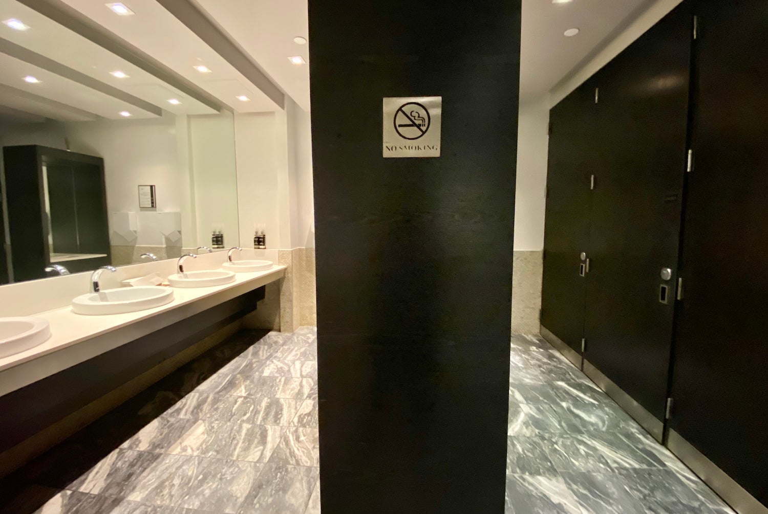 Hyatt Union Square gym bathroom