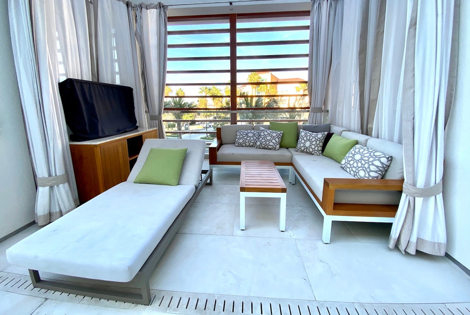 JW Marriott Anaheim pool cabanas