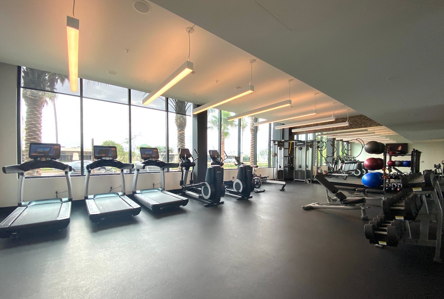 Radisson Blu Anaheim gym