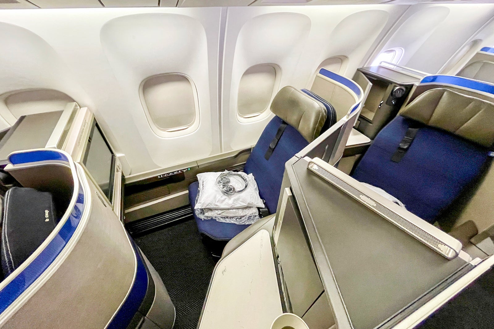 United 767-300 Polaris