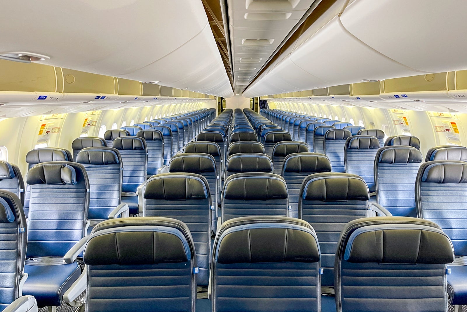 United 767-300 Economy