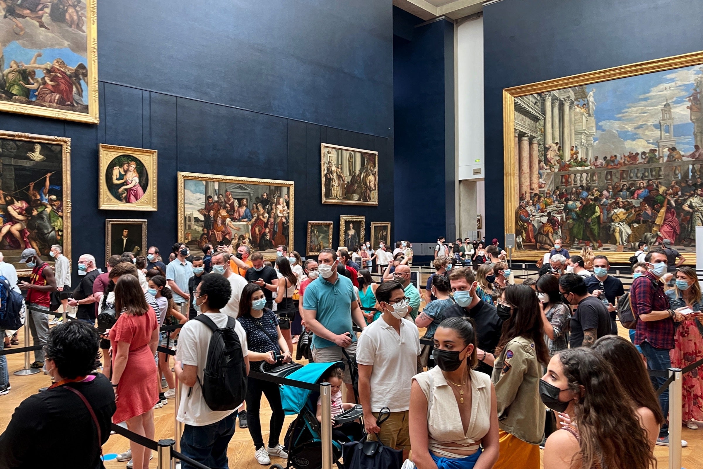 Crowds near the Mona Lisa in Paris' Louvre