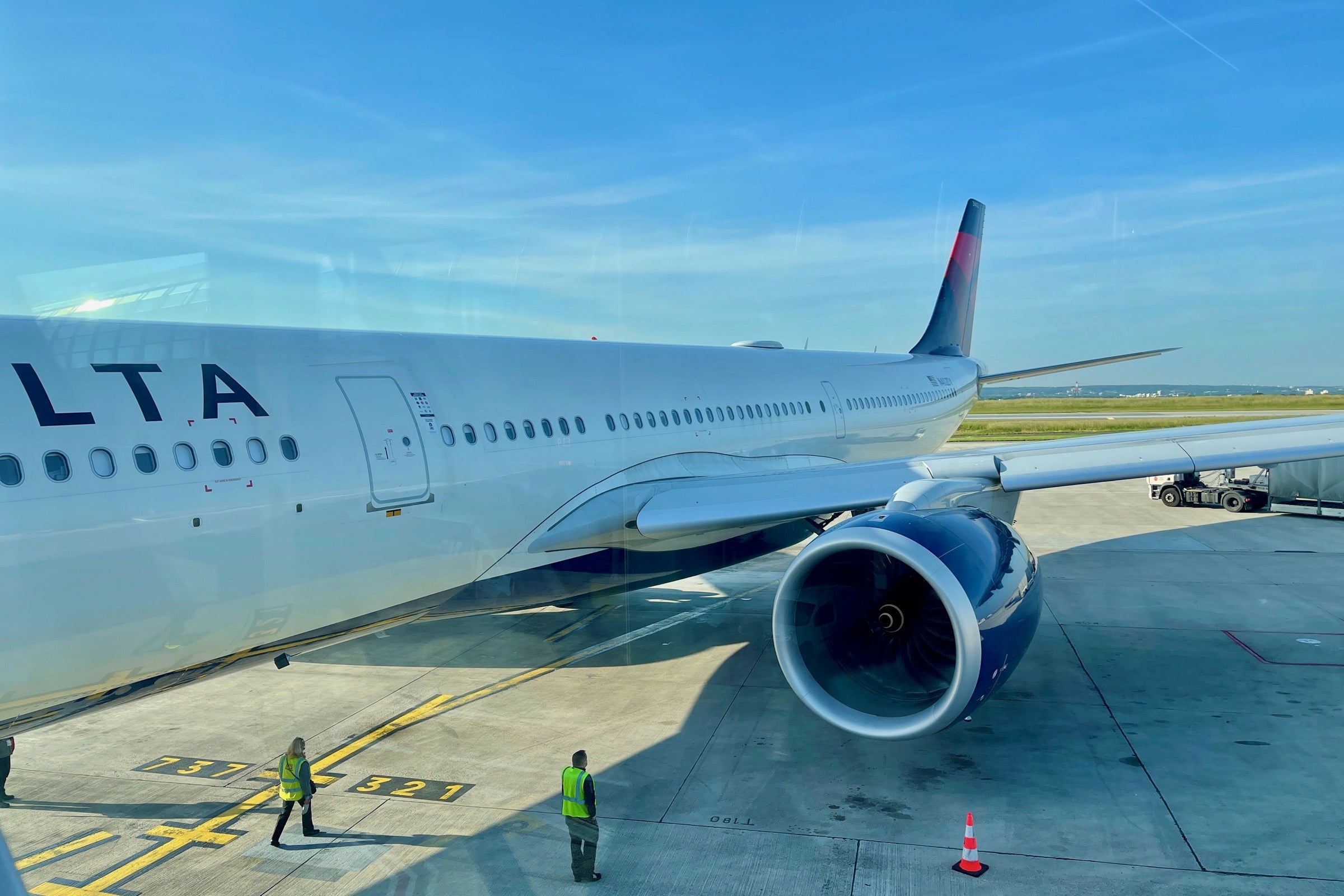 Delta A330-900 at the gate in Paris