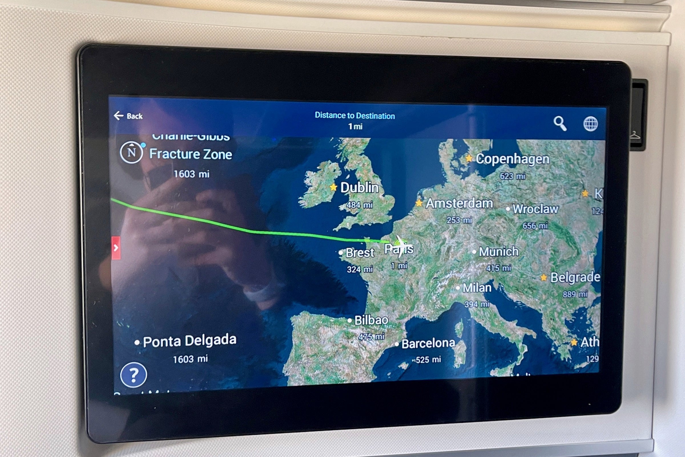 Flight map when landing in Paris