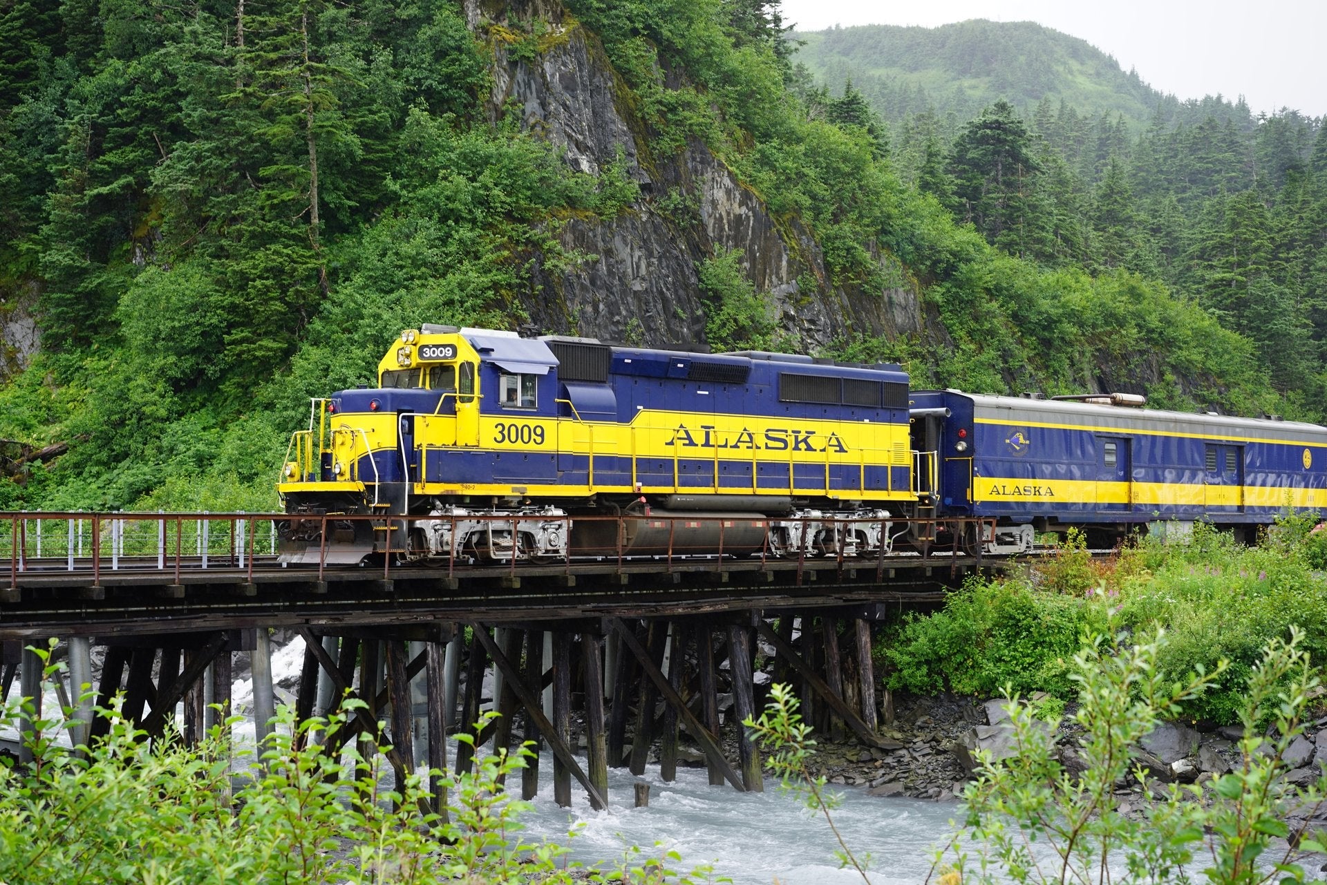 Glacier Discovery Train. (Photo by Jenny Mayo courtesy Alaska Railroad)