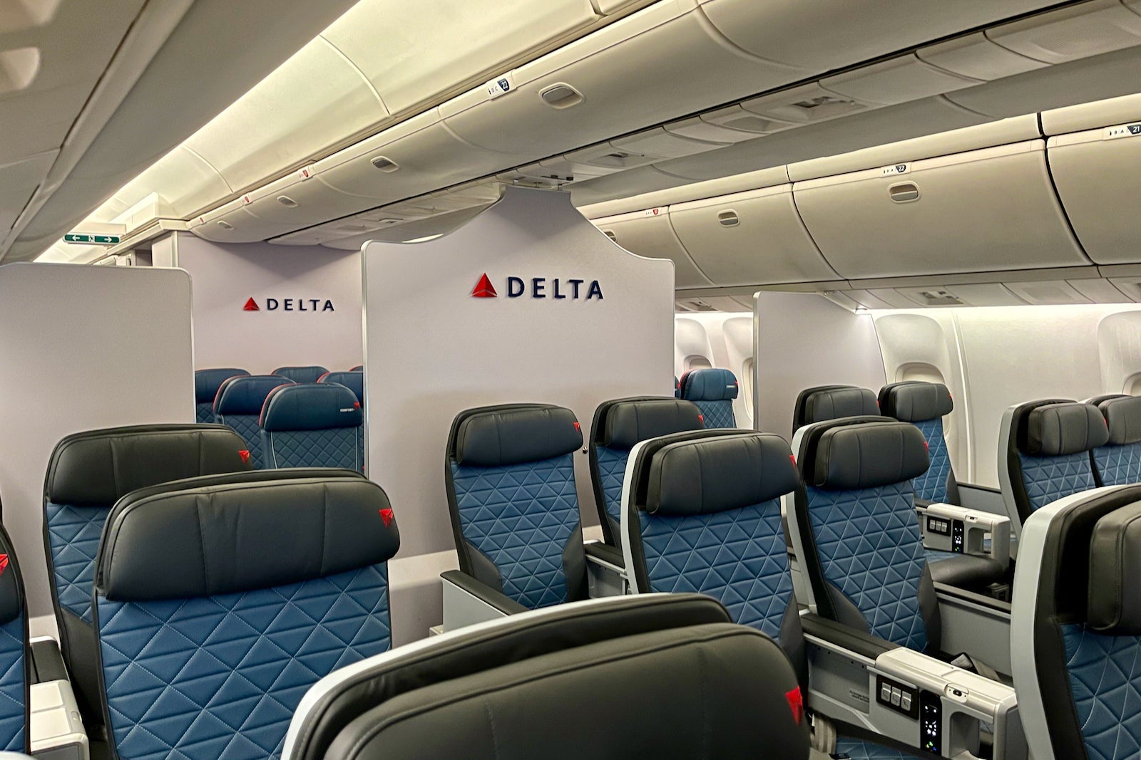 デルタ delta Boeing 767-300er Boeing 767-300ER Seat Maps, Specs & Amenities | Delta Air Lines