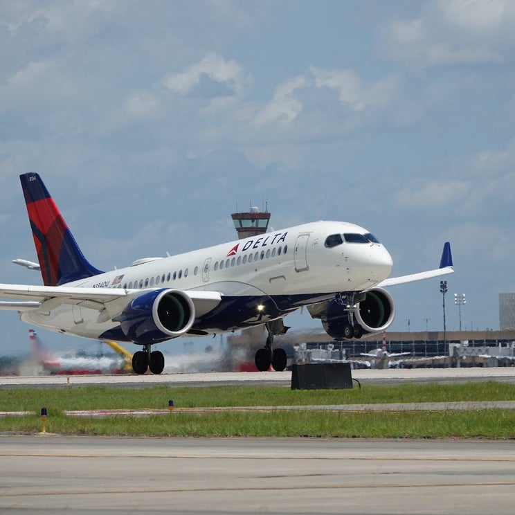 Delta SkyMiles Platinum Amex review: A solid mid-tier pick for Delta devotees