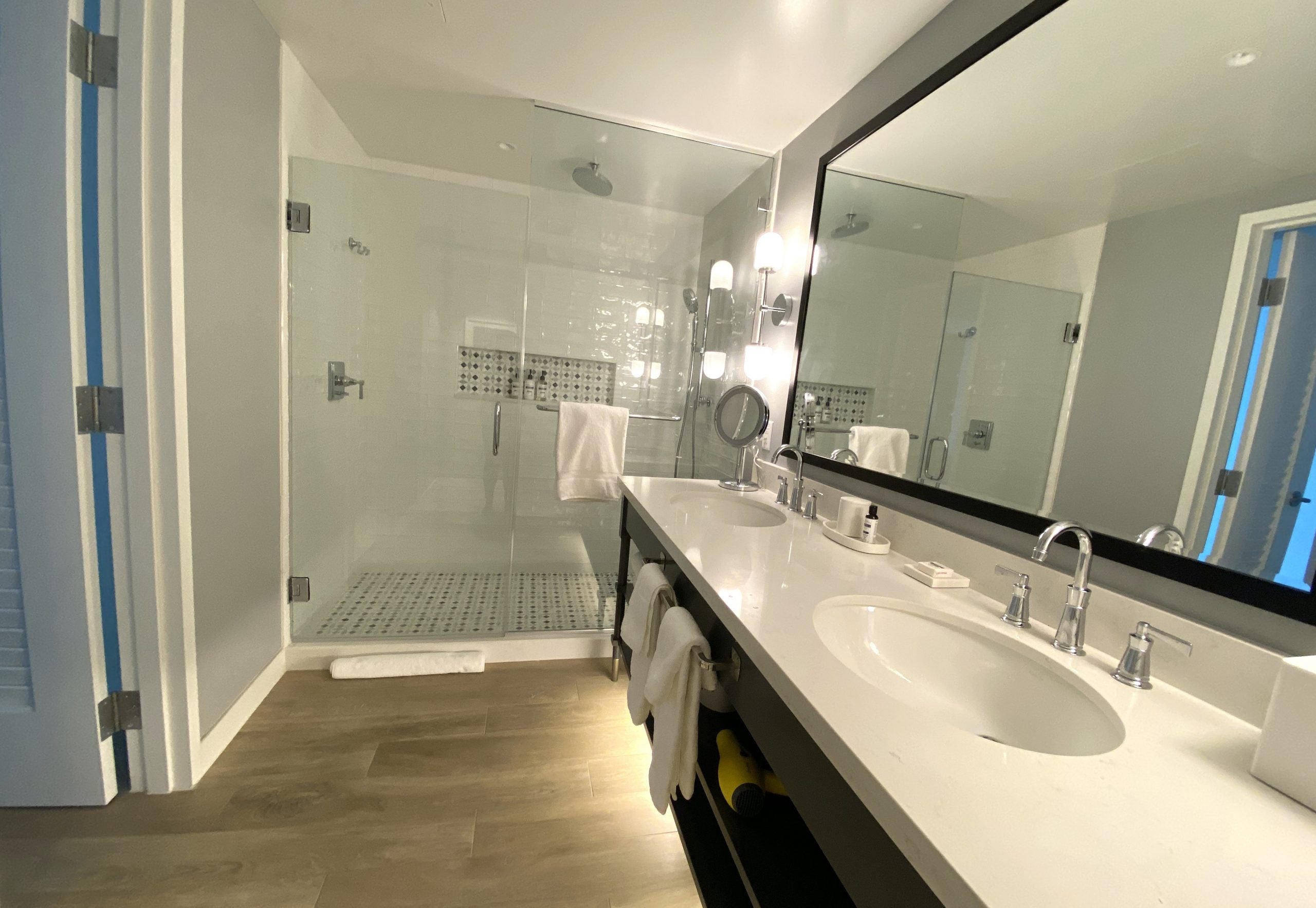 Seabird Resort bathroom