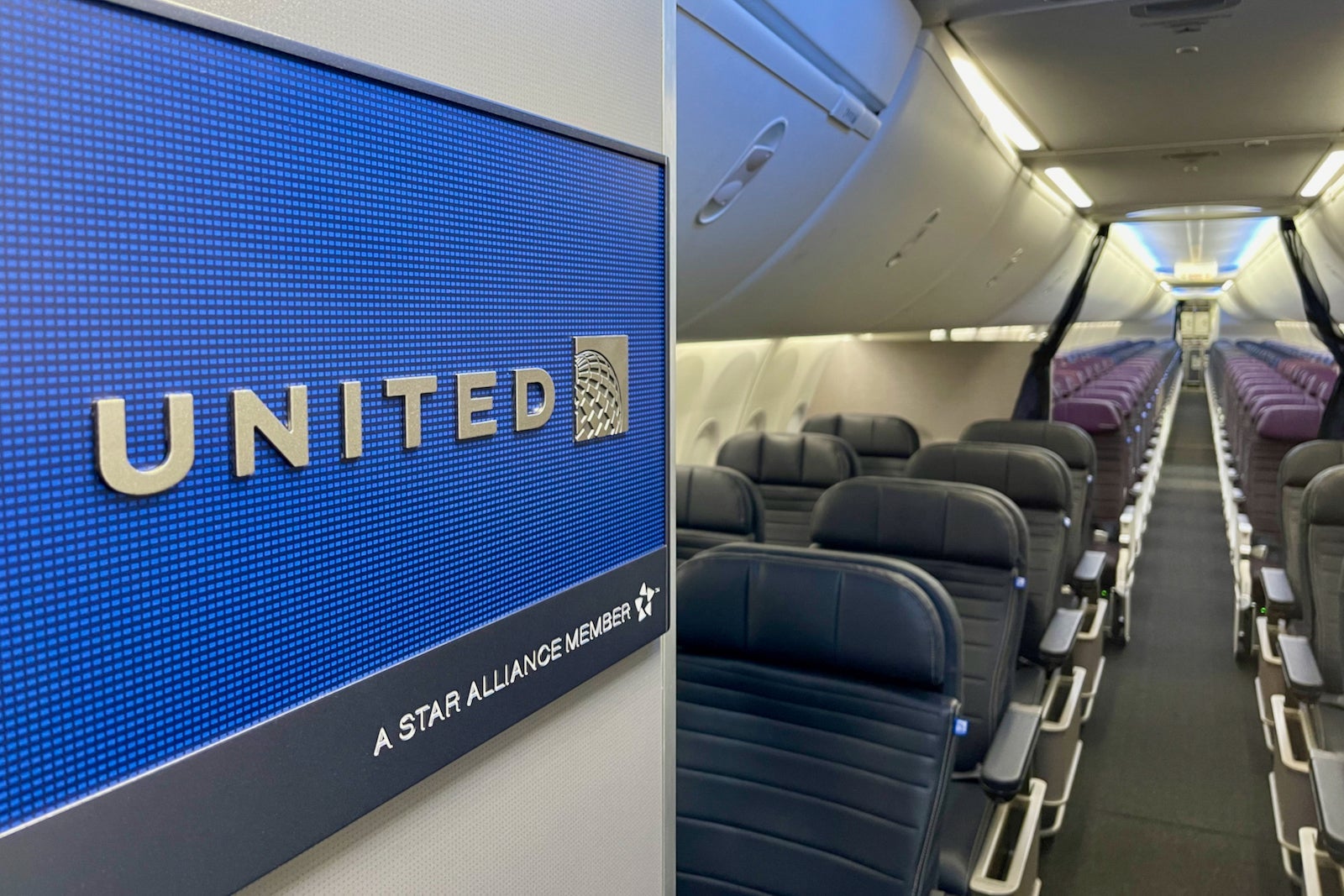 Putting United's new interior to the test on the Boeing 737 MAX 8 - The Points Guy