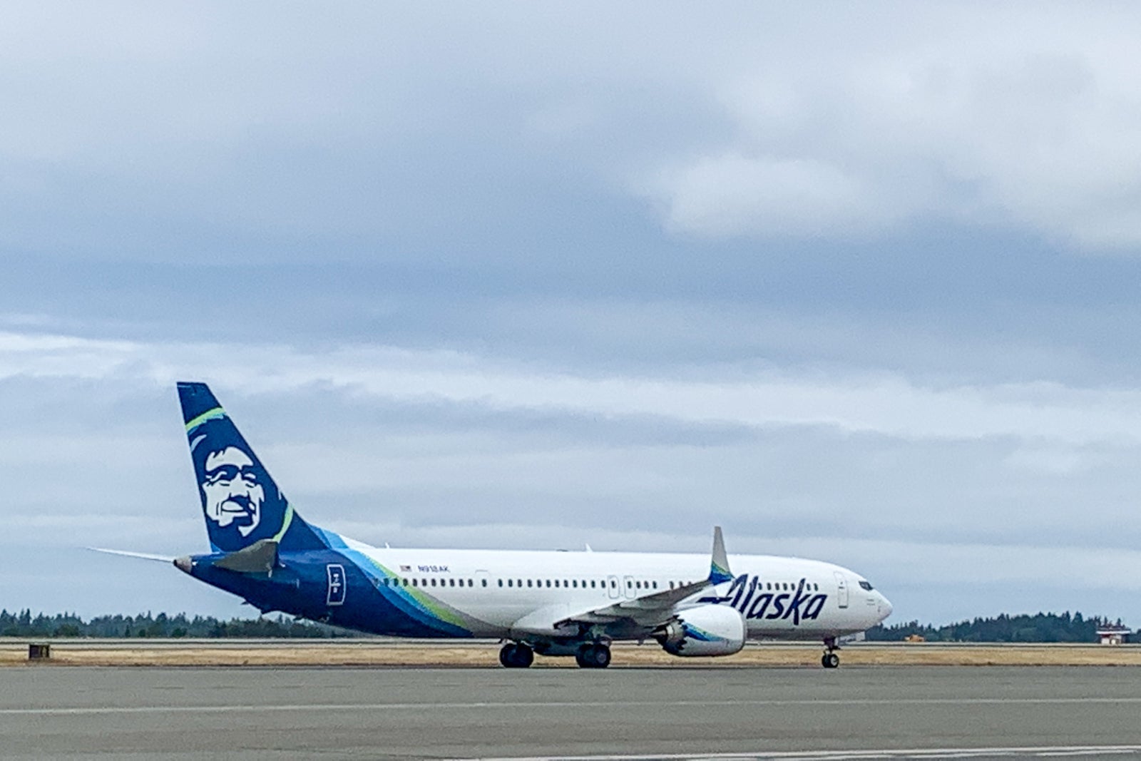alaska airlines plane
