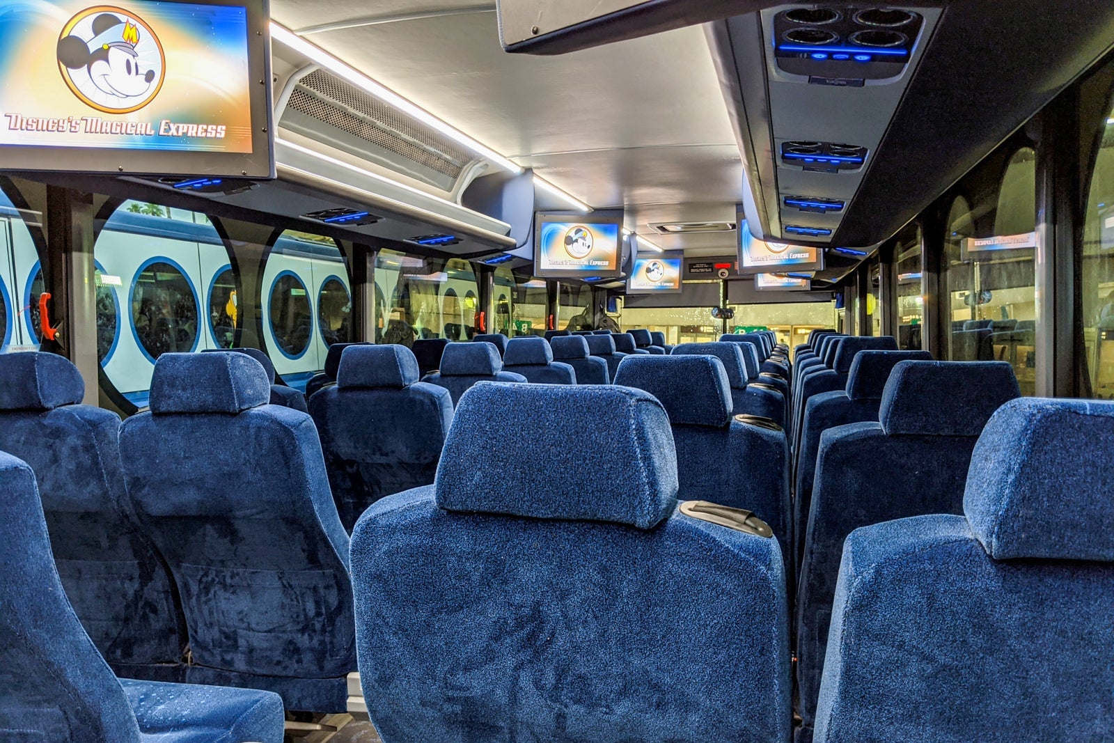 Disney World's Magical Express bus