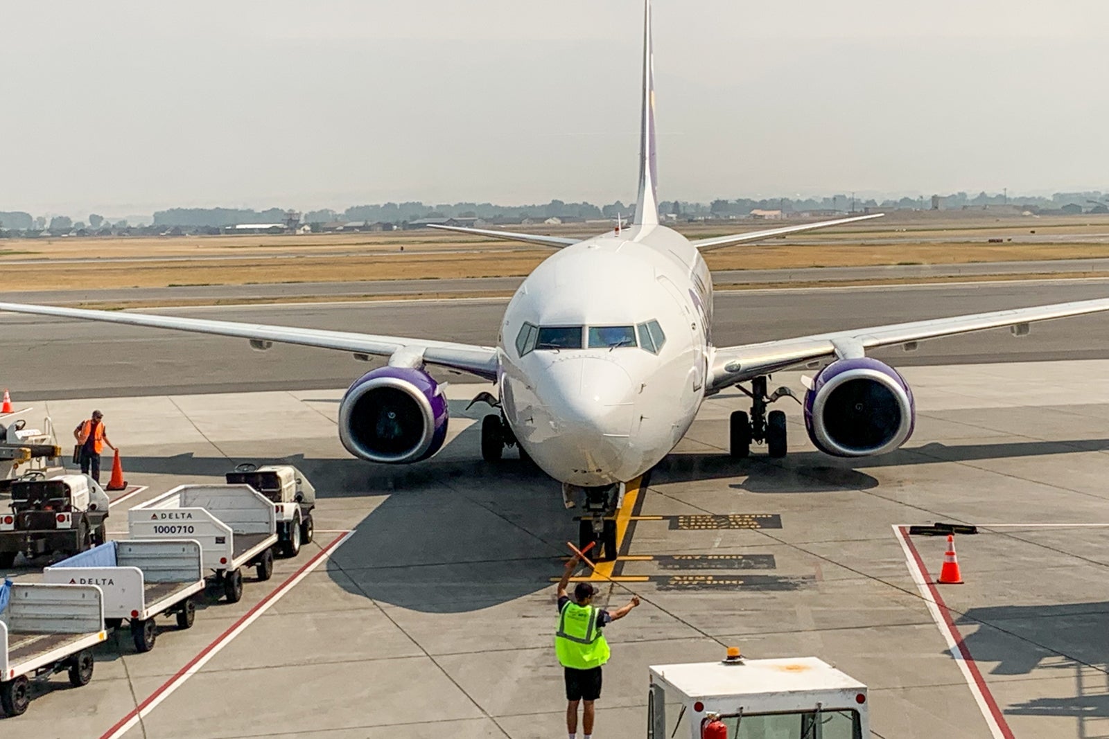 Avelo flight at Bozeman Airport in 2021. CLINT HENDERSON/THE POINTS GUY