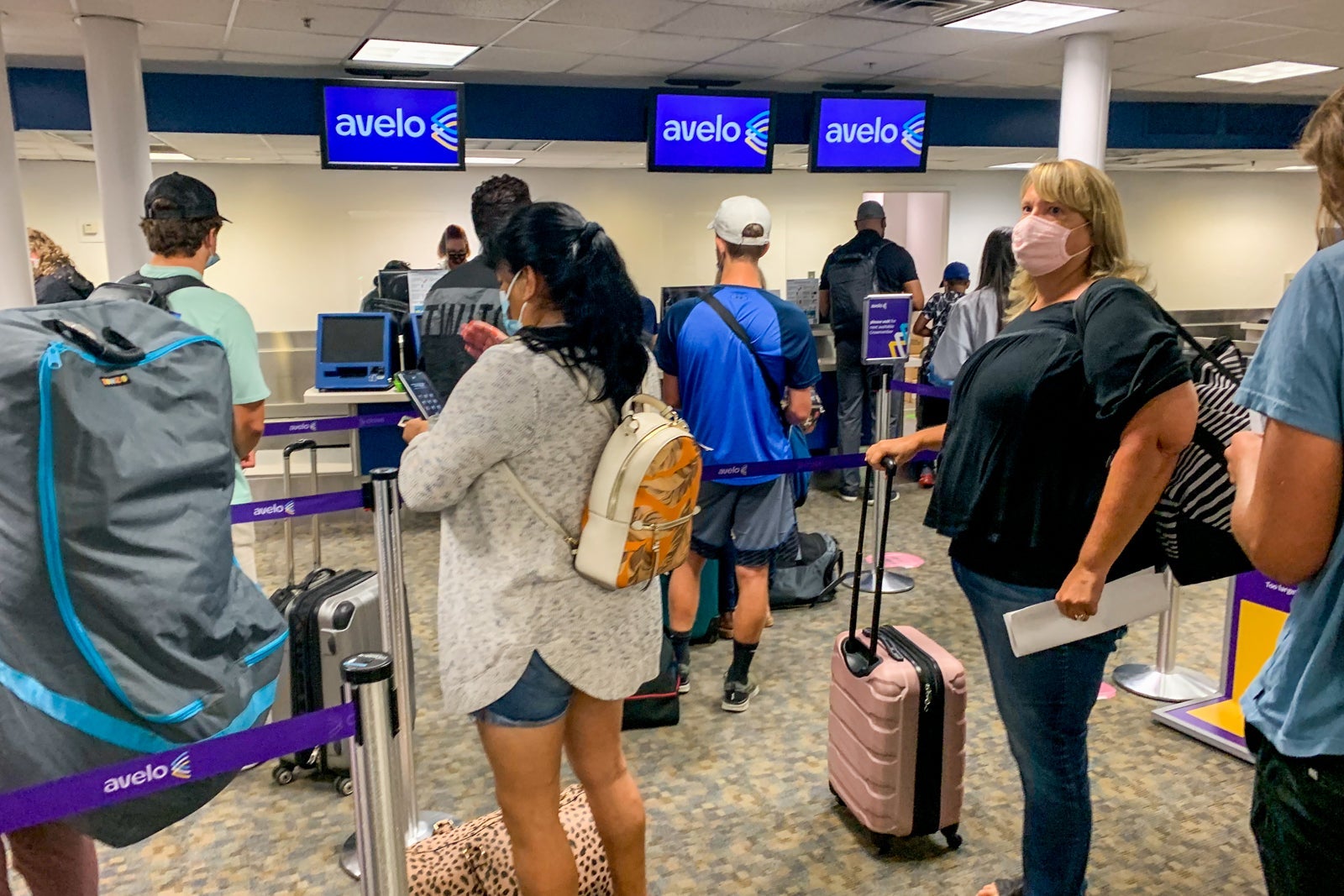 Avelo check-in at Burbank. (Photo by Clint Henderson/The Points Guy)