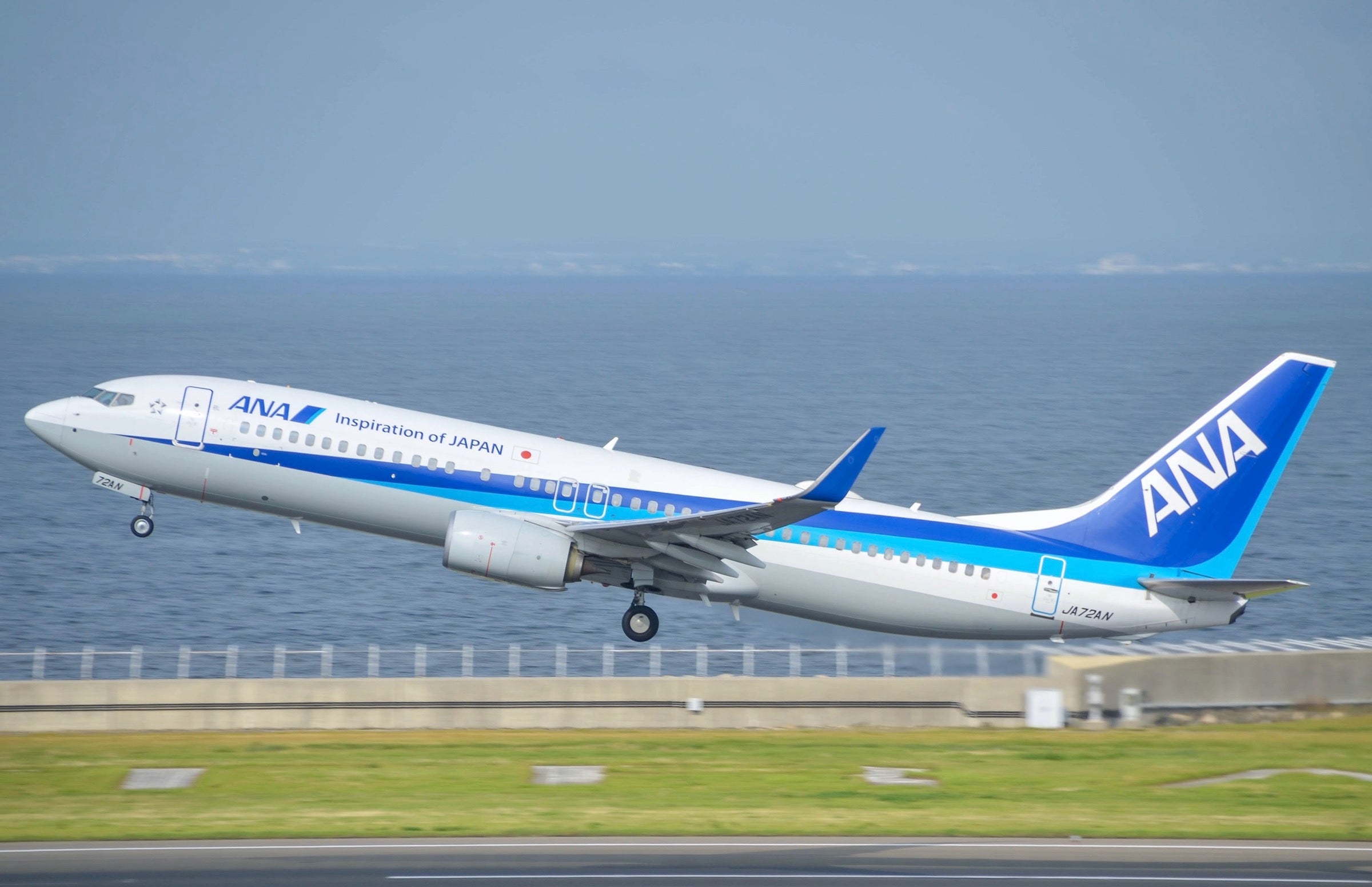 ANA Boeing 737 taking off in Cebu