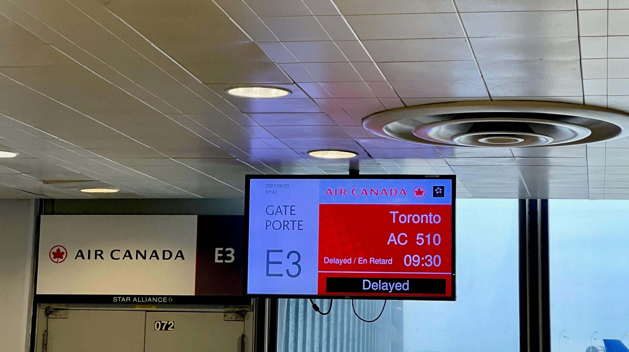 Air Canada delayed sign