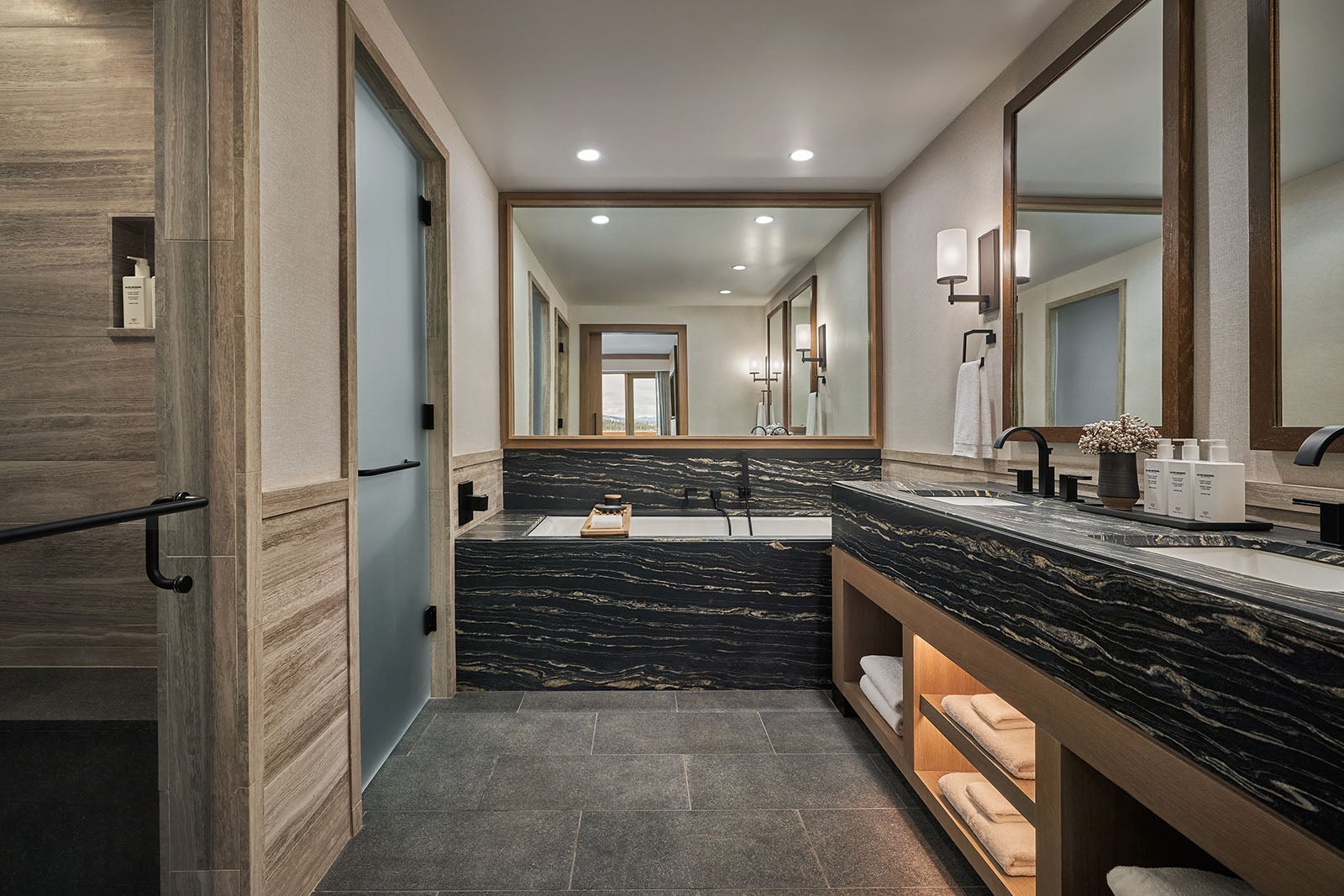 Montage Big Sky guest room bathroom