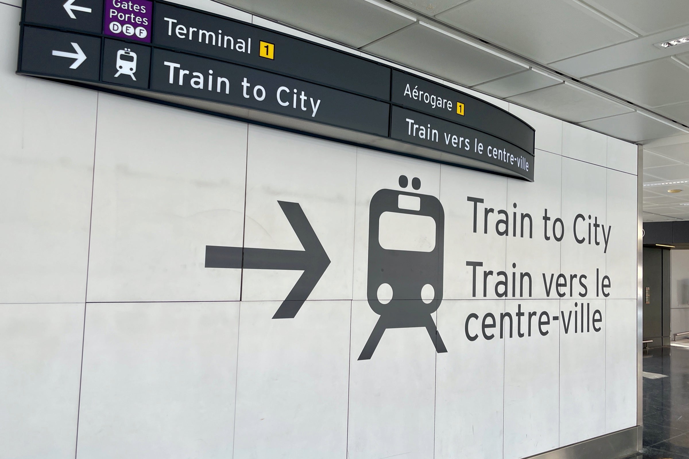 YYZ train signage
