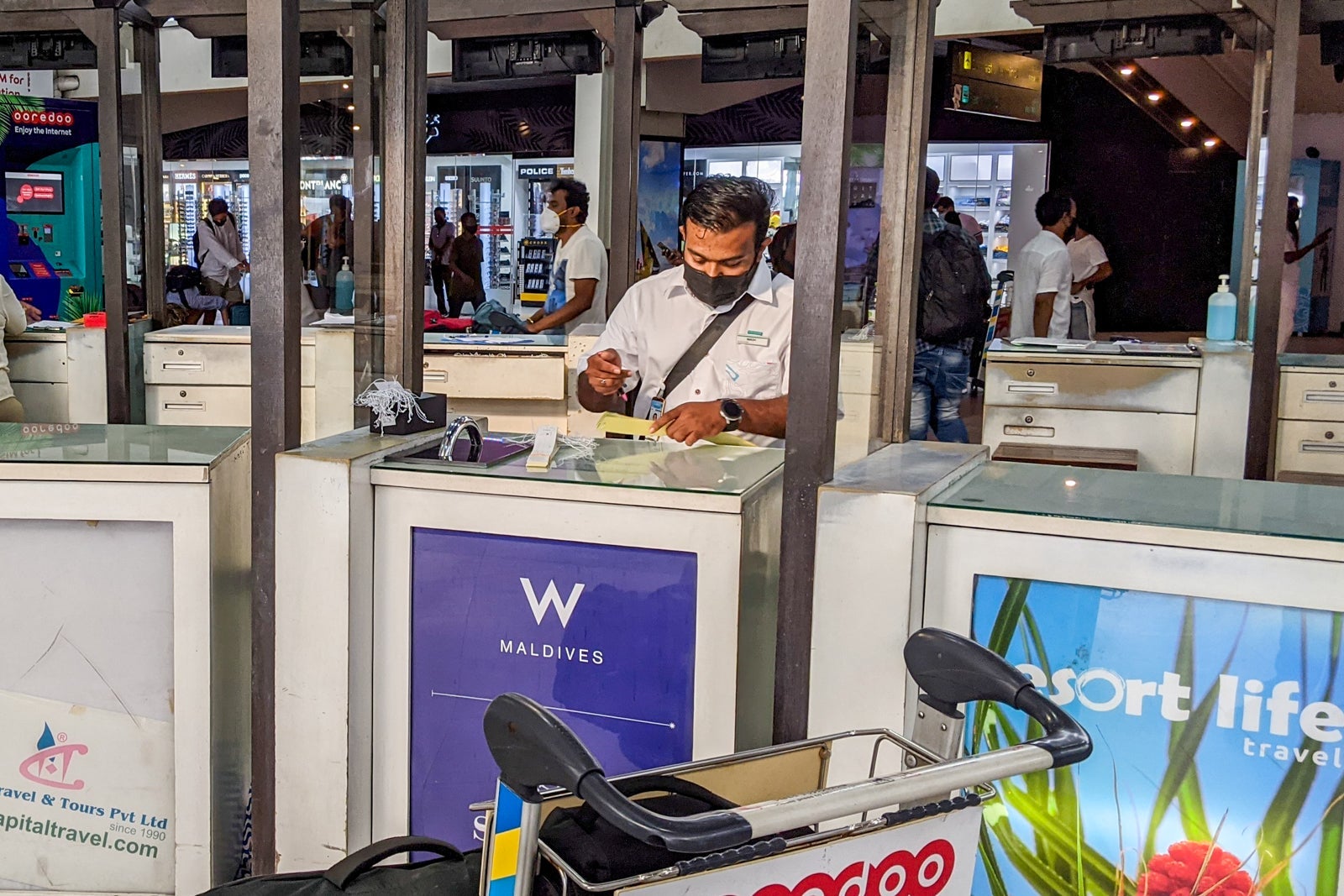 Airport counter for Le Meridien Maldives