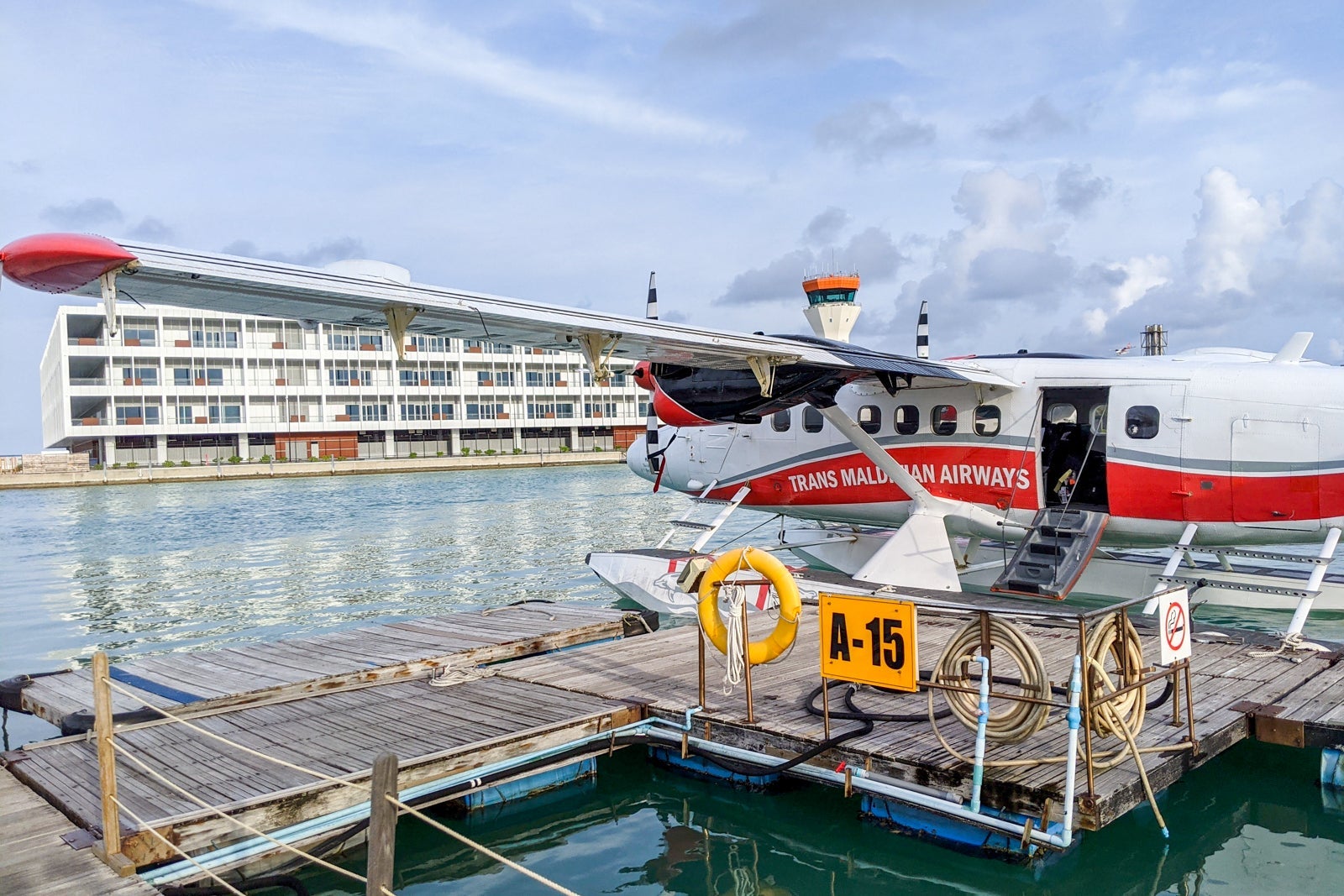 Trans Maldivian Airways seaplane