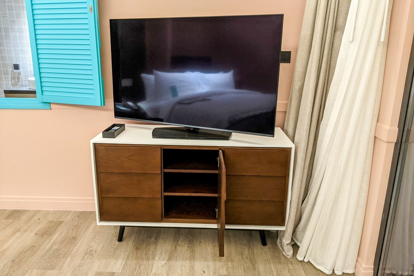 Sunrise overwater villa at Le Meridien Maldives