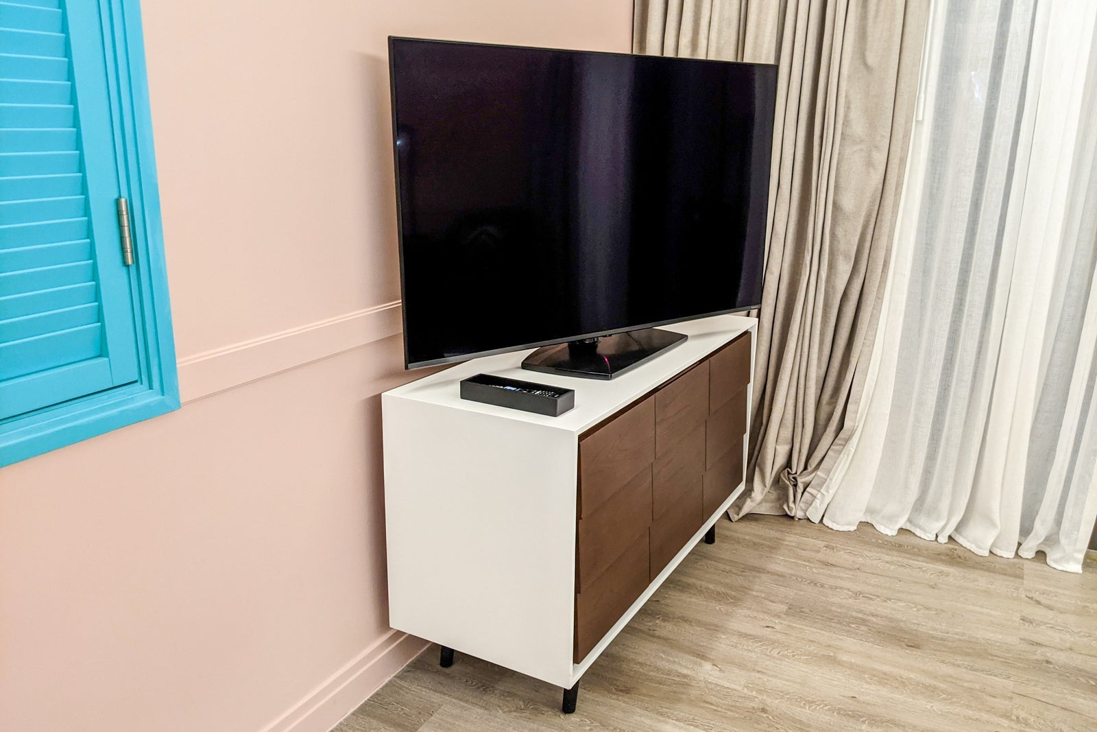 Sunrise overwater villa at Le Meridien Maldives