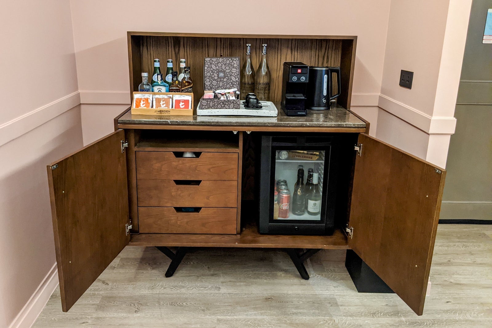 Mini bar at Le Meridien Maldives