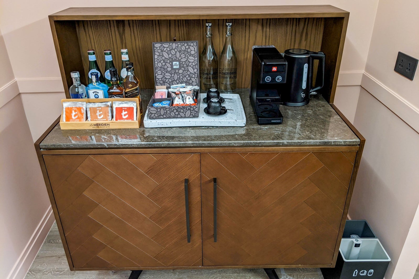 Mini bar at Le Meridien Maldives