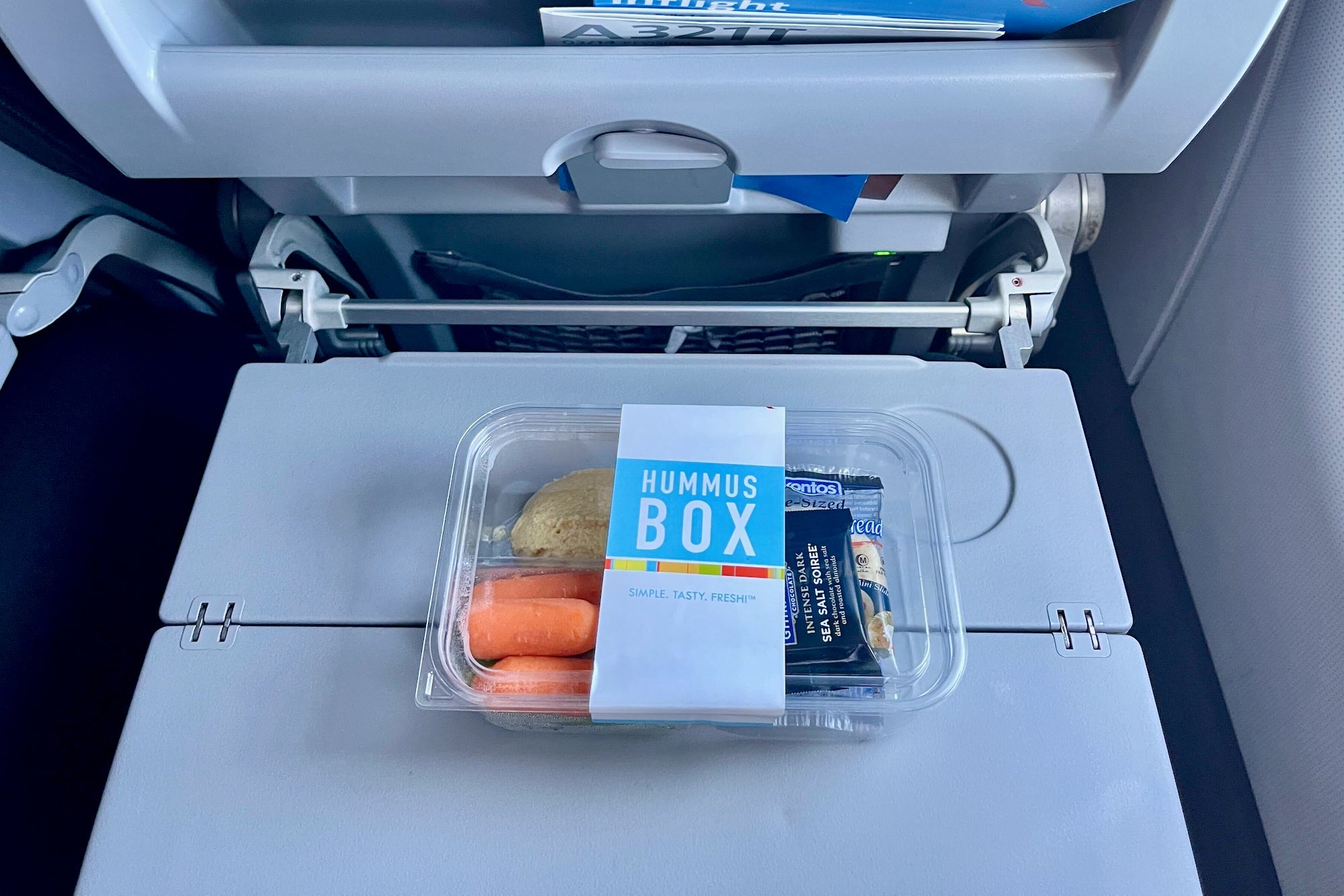 AA Main Cabin fresh snack