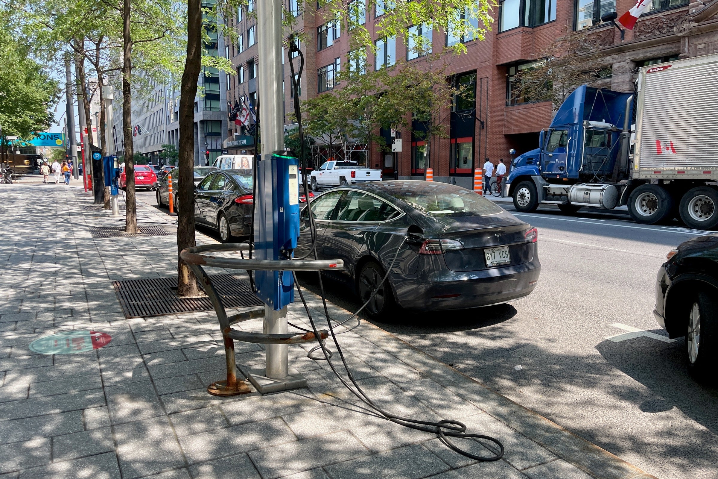 EV charging near InterContinental Montreal