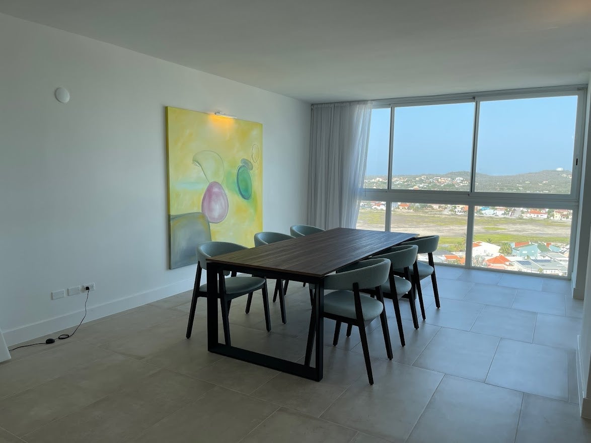 Large table at Radisson Blu Aruba