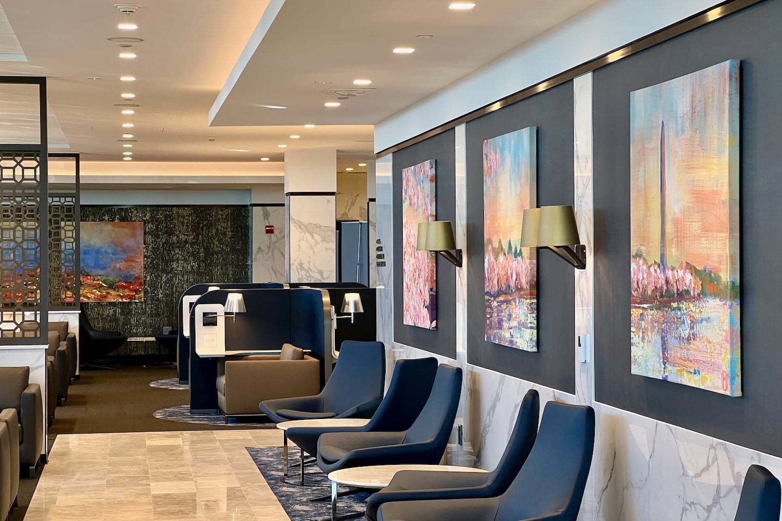 United Polaris Lounge IAD
