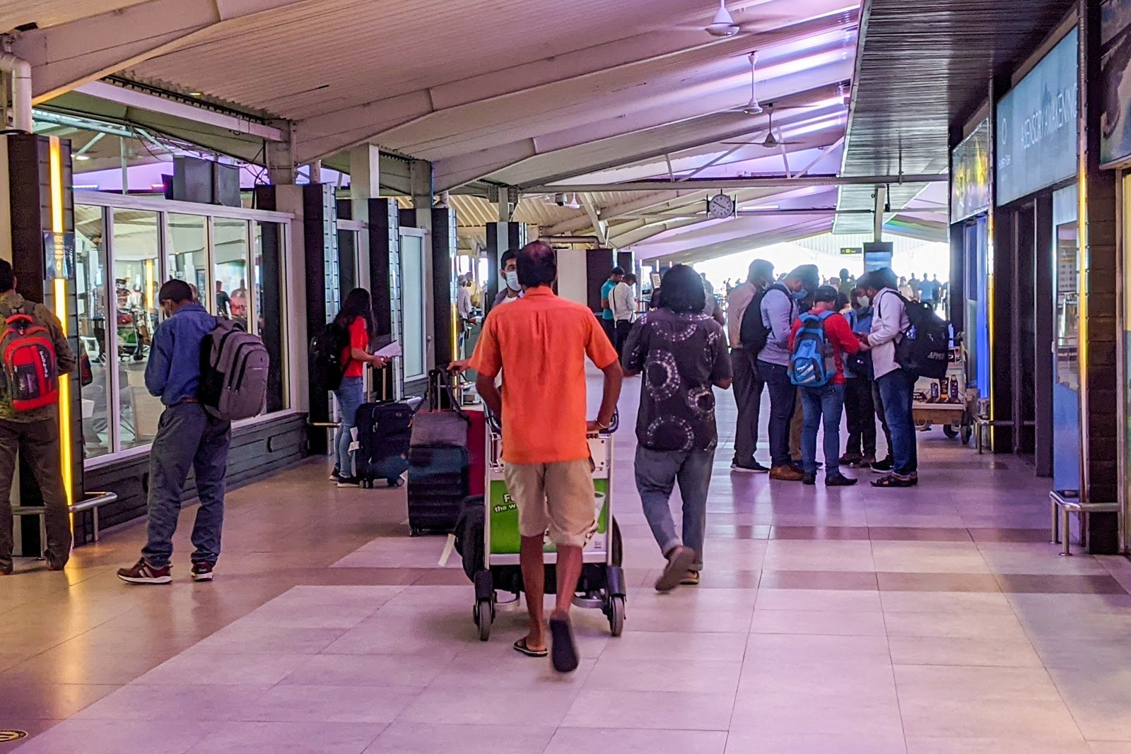 Holiday Inn Resort Kandooma Maldives airport representative