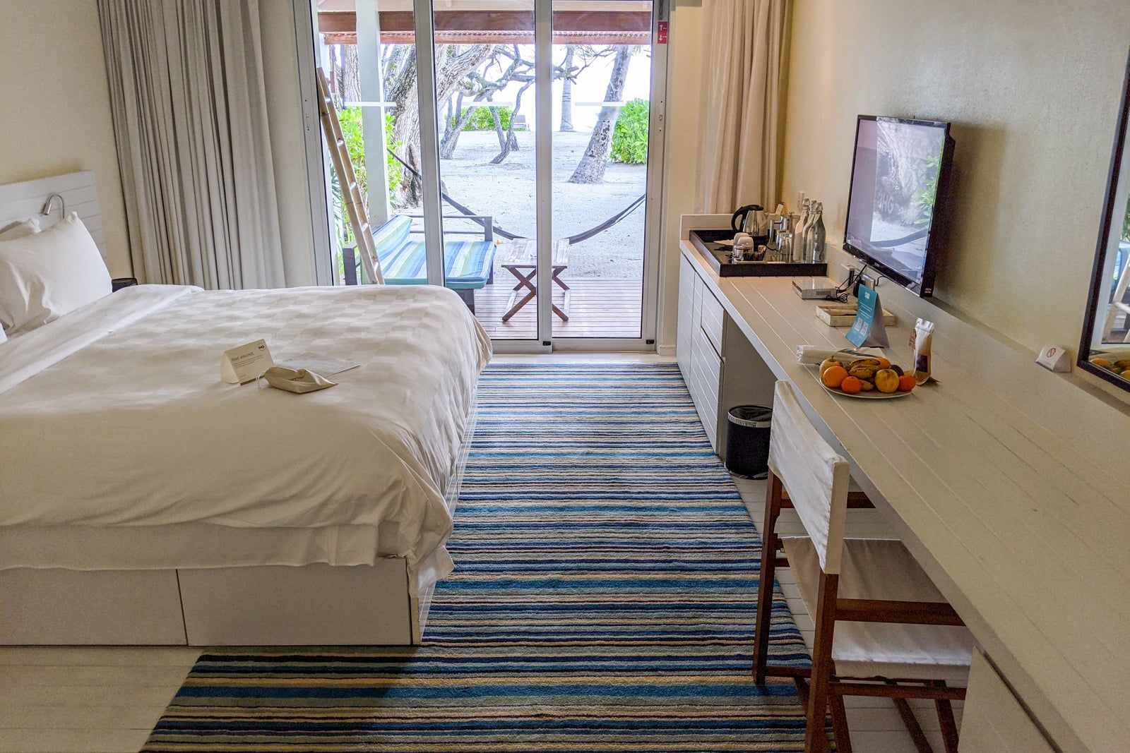 Ocean view villa with beach access at Holiday Inn Resort Kandooma Maldives