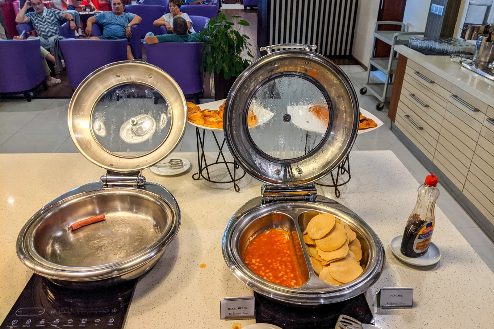 Buffet at Moonimaa Lounge in Male