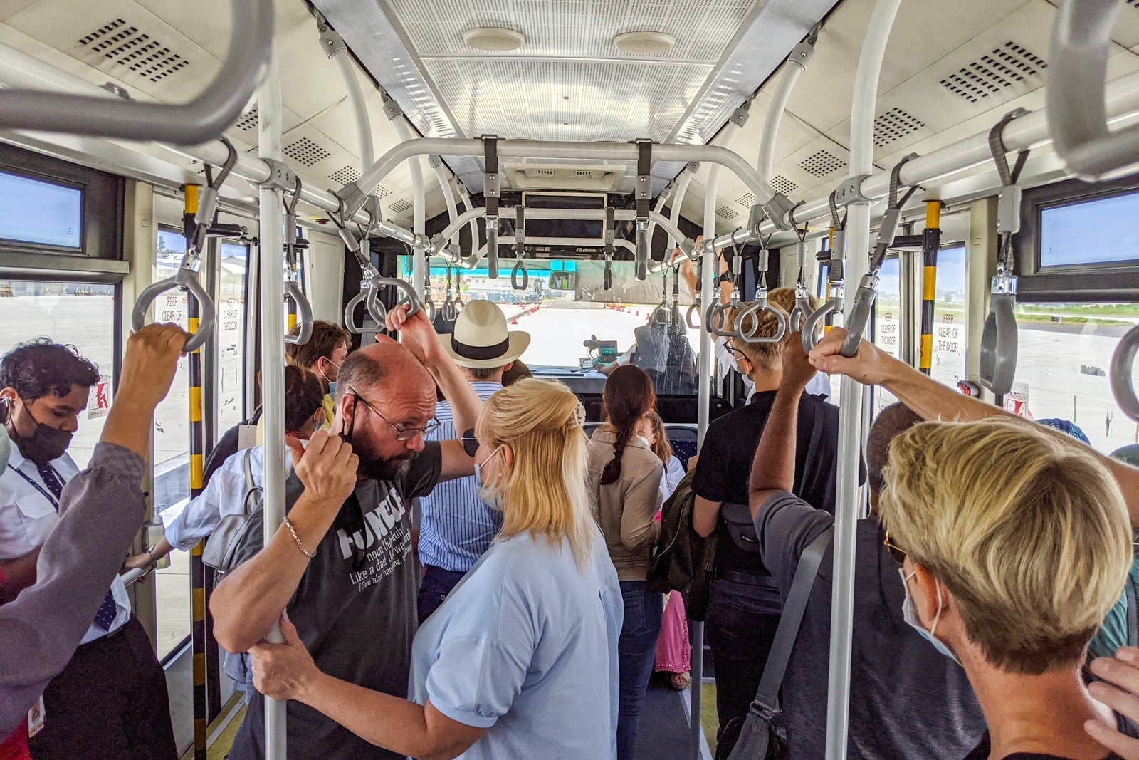 Bus to Maldivian flight