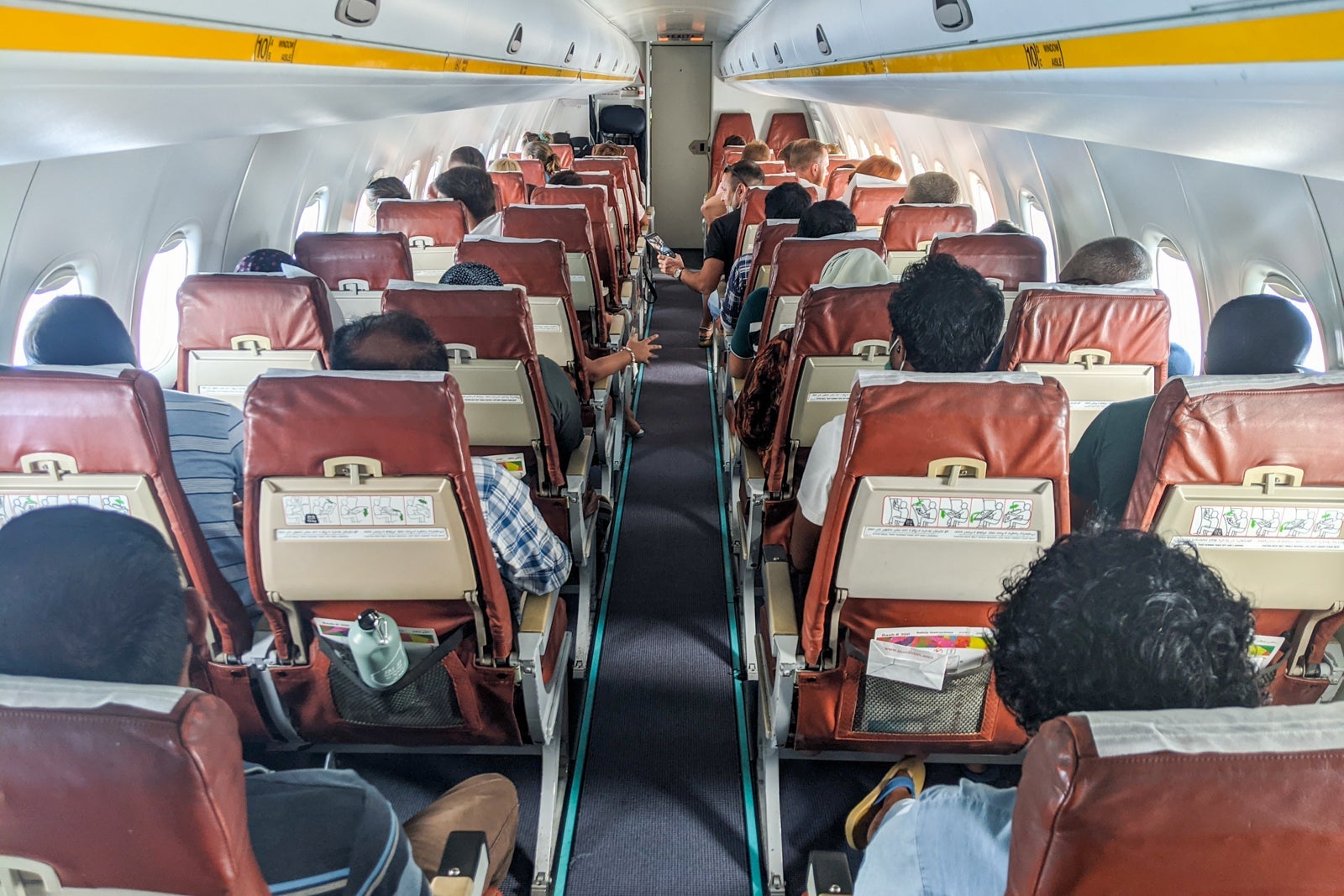 Domestic flight from Kadhdhoo to Male