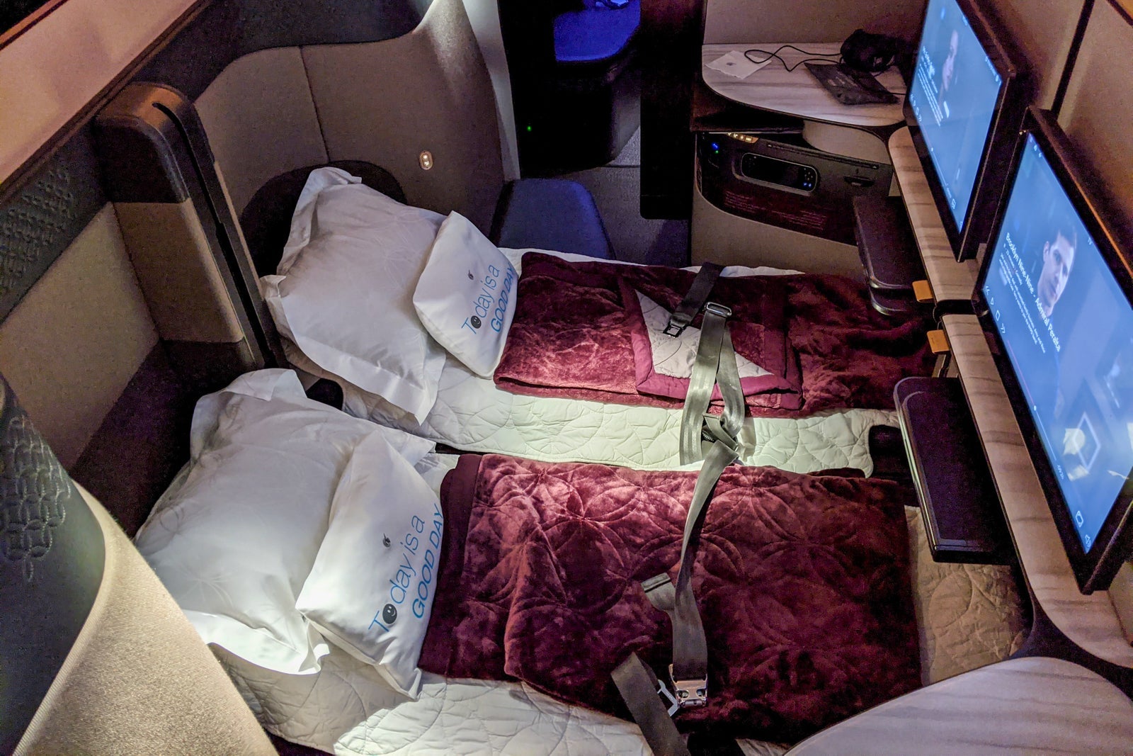 Qatar Qsuite bed