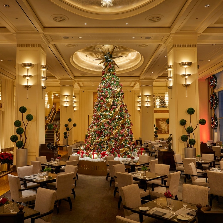 10 luxury hotels that go all-out for the holidays