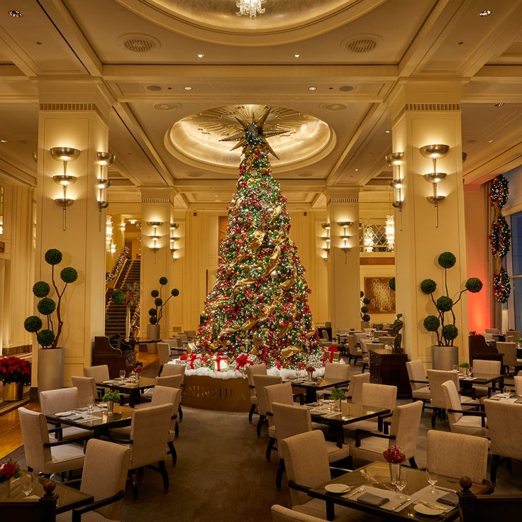 10 luxury hotels that go all-out for the holidays