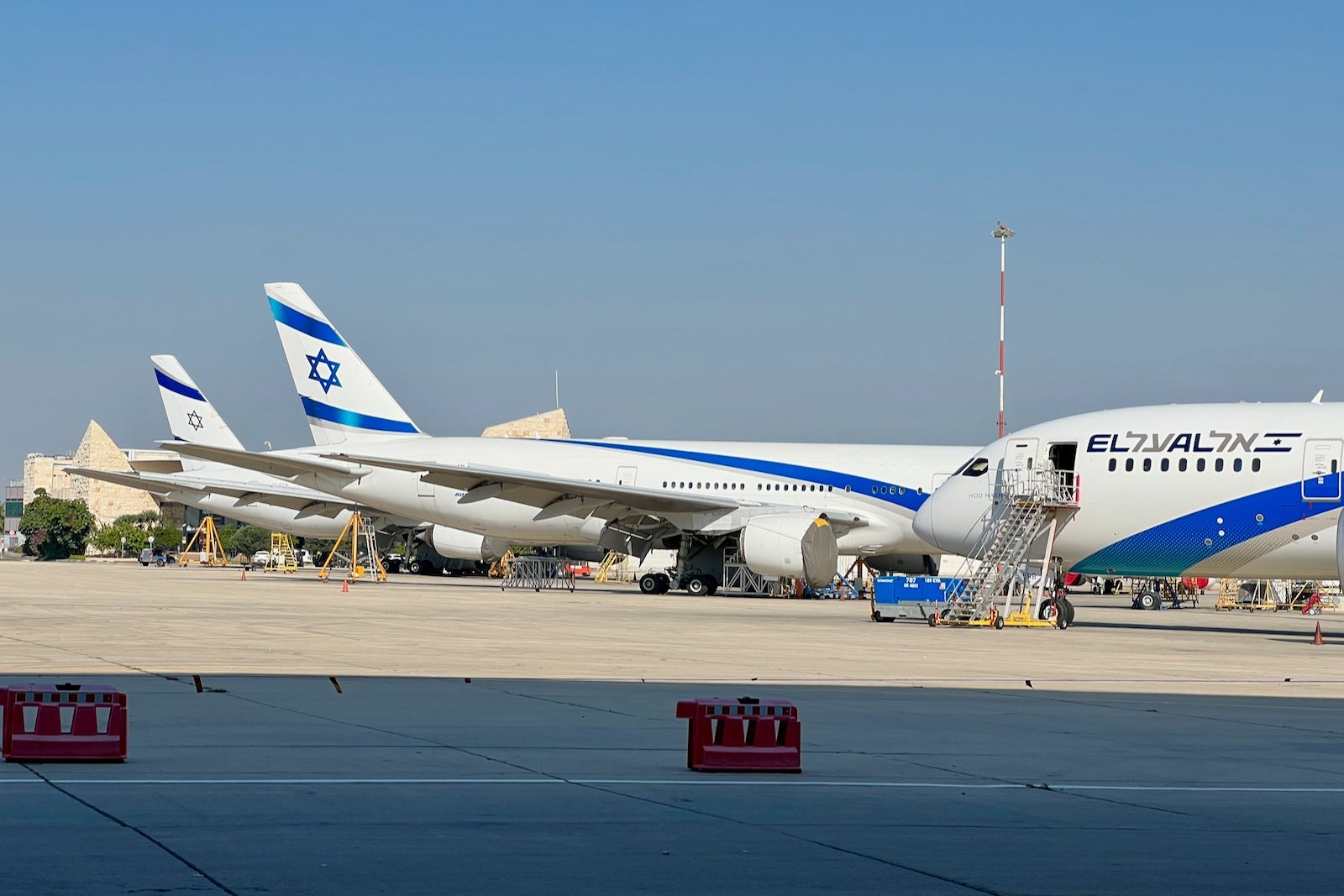 Inside El Al's spiffy 787 Dreamliner with overhauled cabins - The