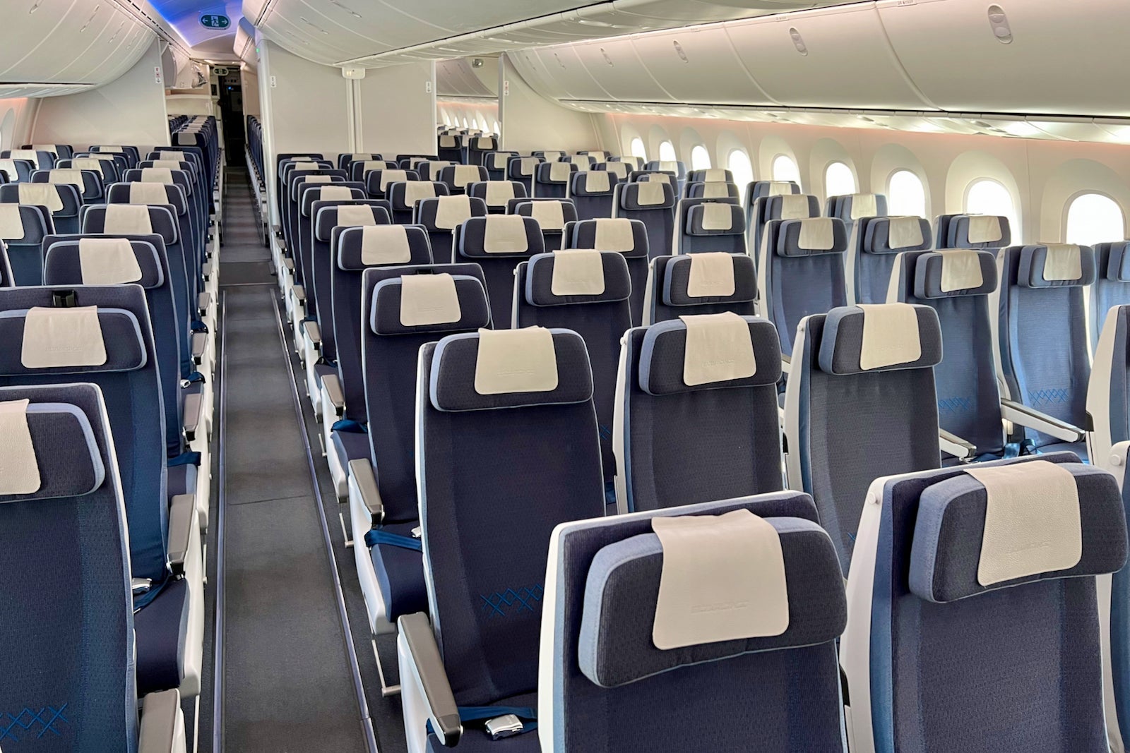 Inside El Al's spiffy 787 Dreamliner with overhauled cabins - The