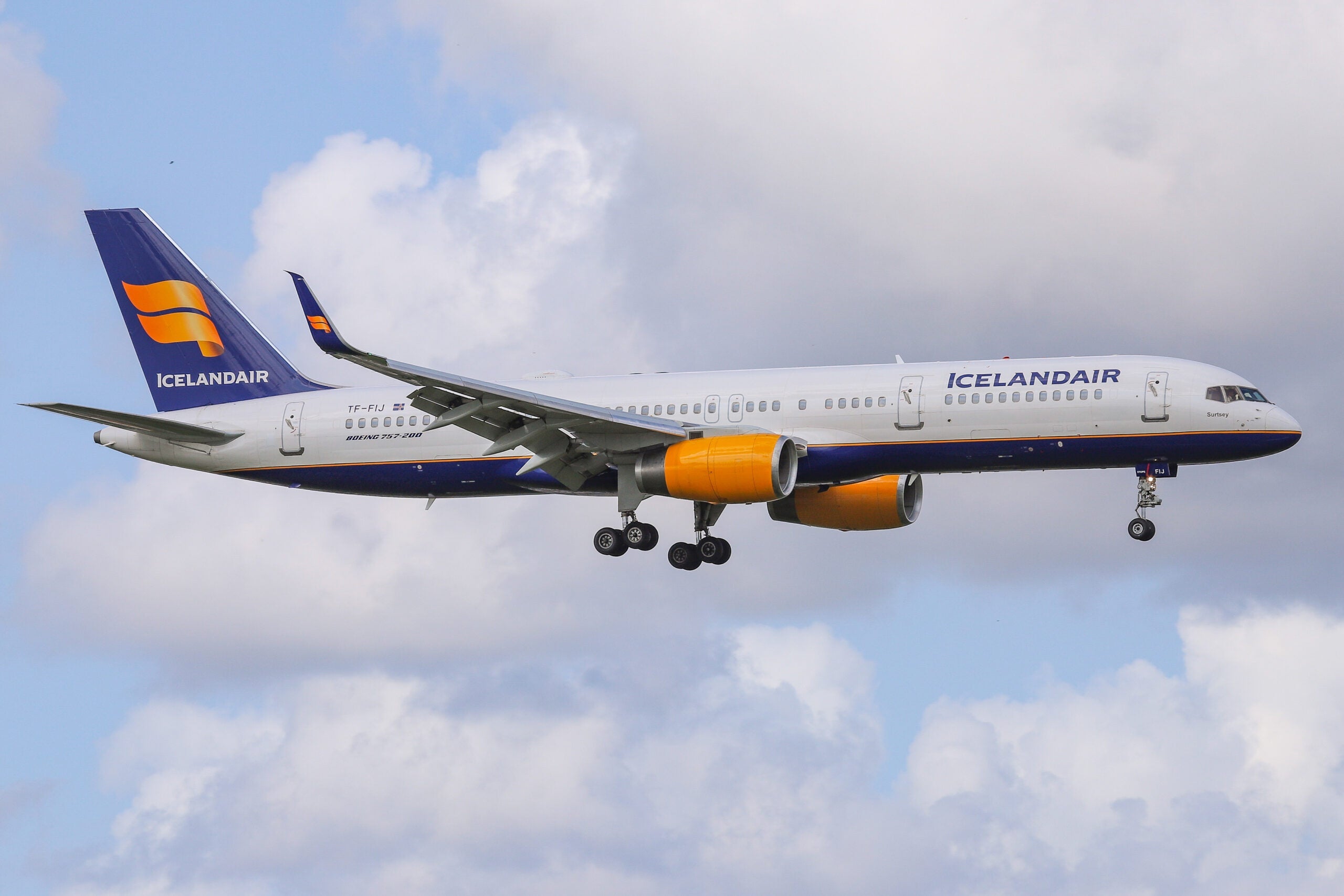 Icelandair Boeing 757-200