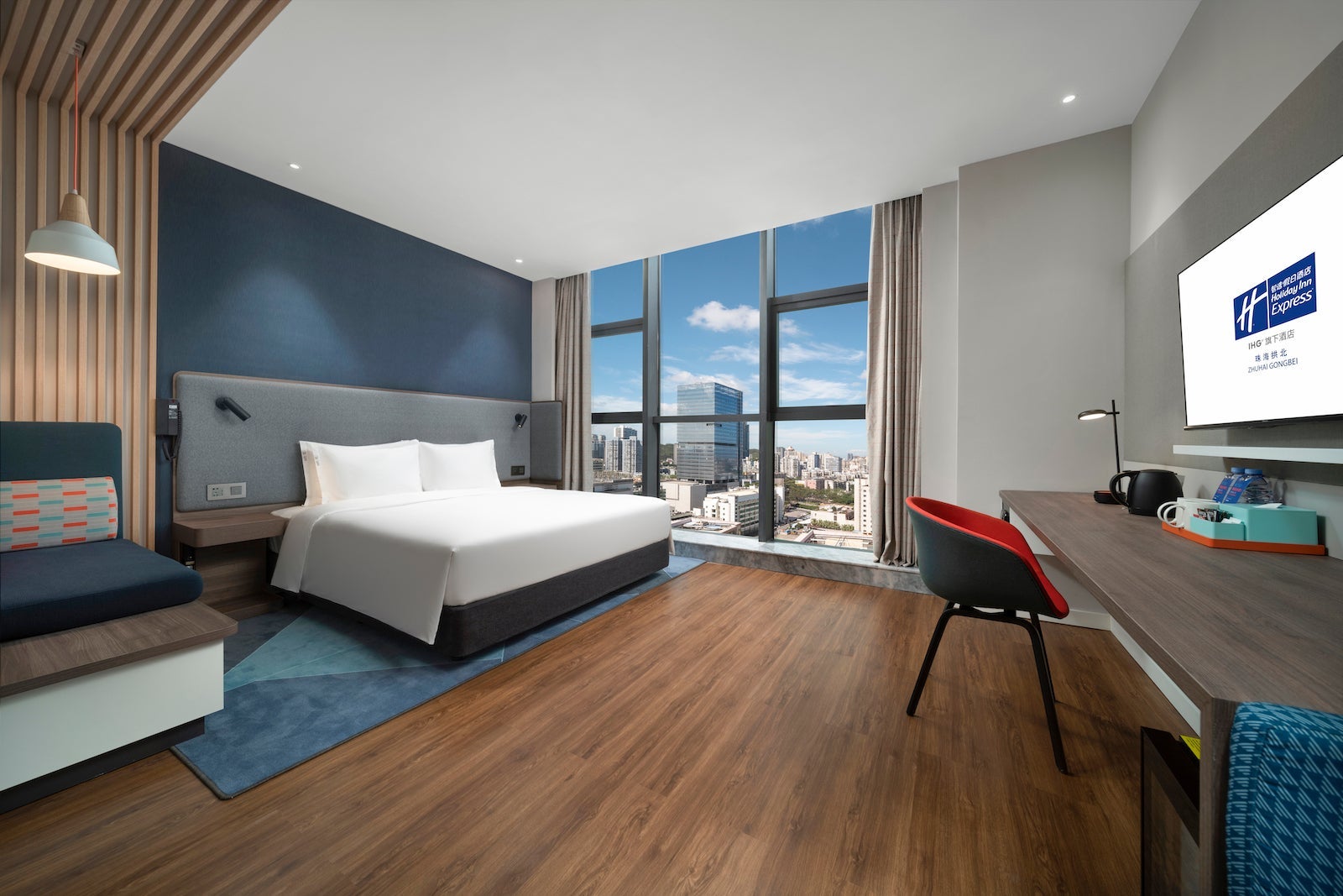 Holiday Inn Express hotel room