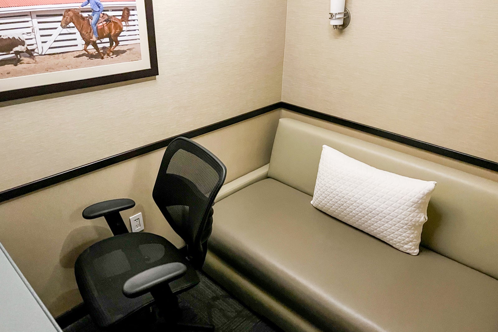 Korean Air Lufthansa Lounge DFW