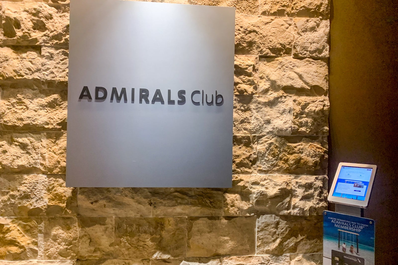 AA Admirals Club DFW Terminal C