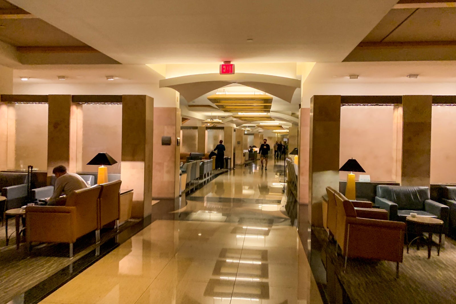 AA Admirals Club DFW Terminal C