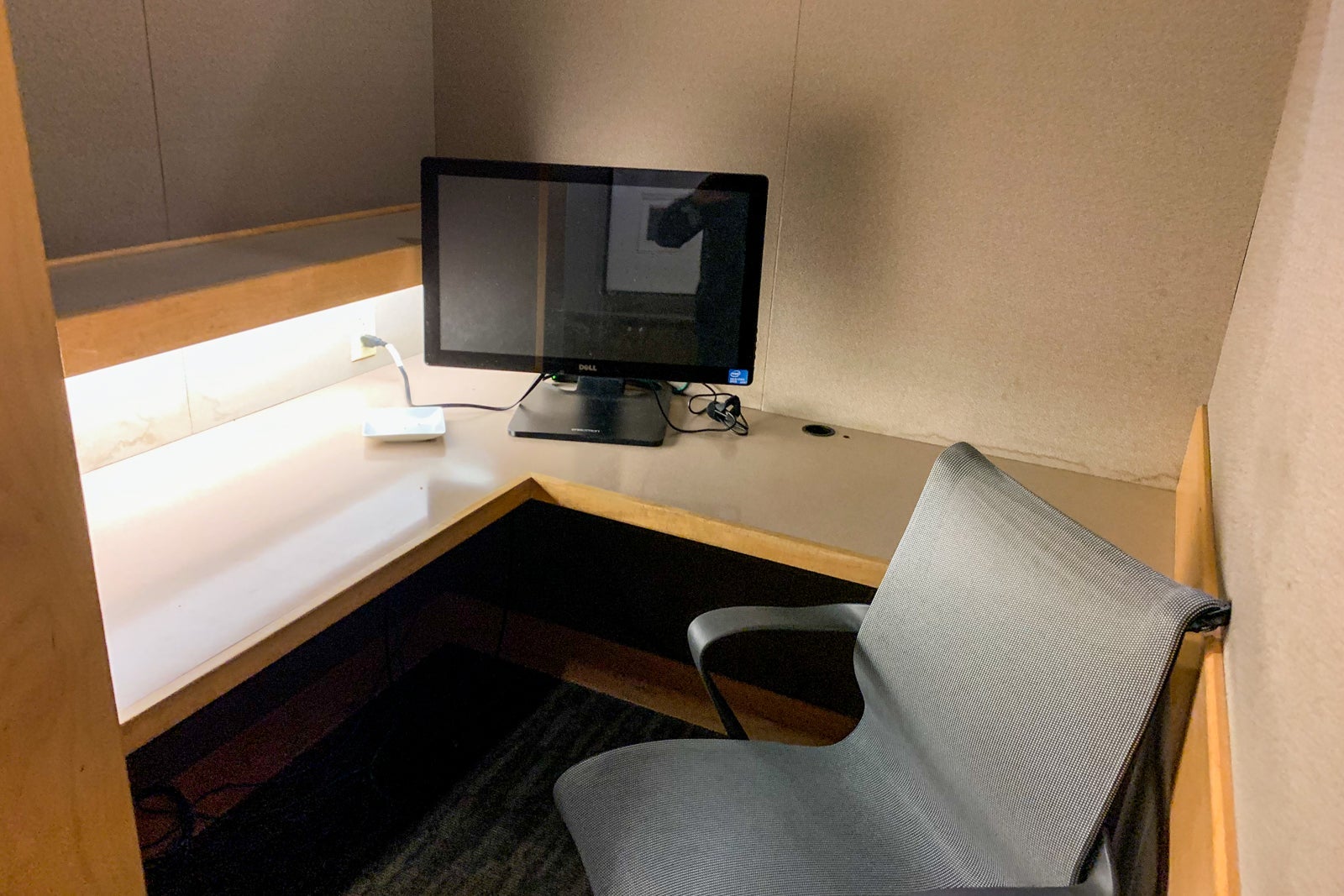 AA Admirals Club DFW Terminal C