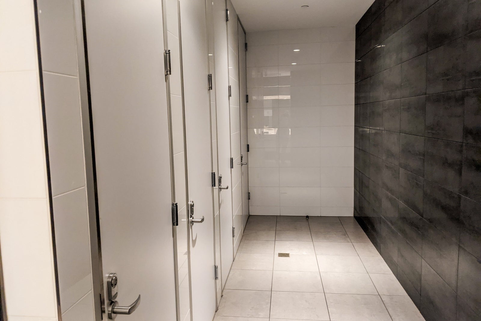 Restroom at the DFW Terminal D Admirals Club