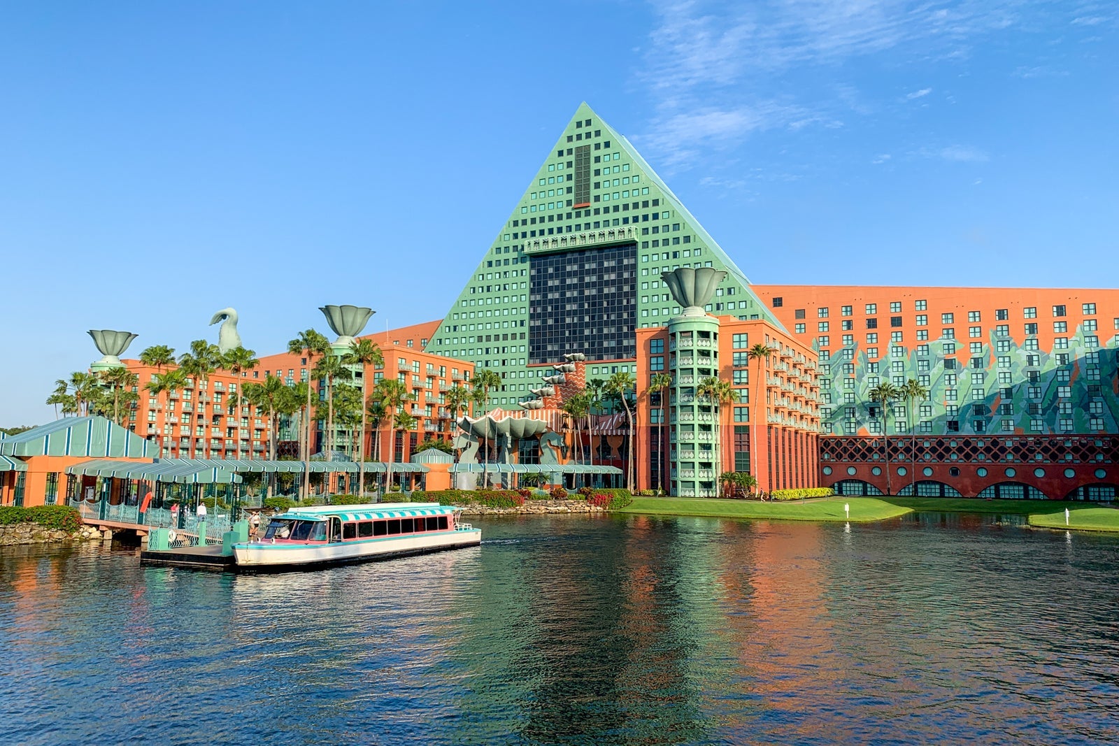 Dolphin Hotel