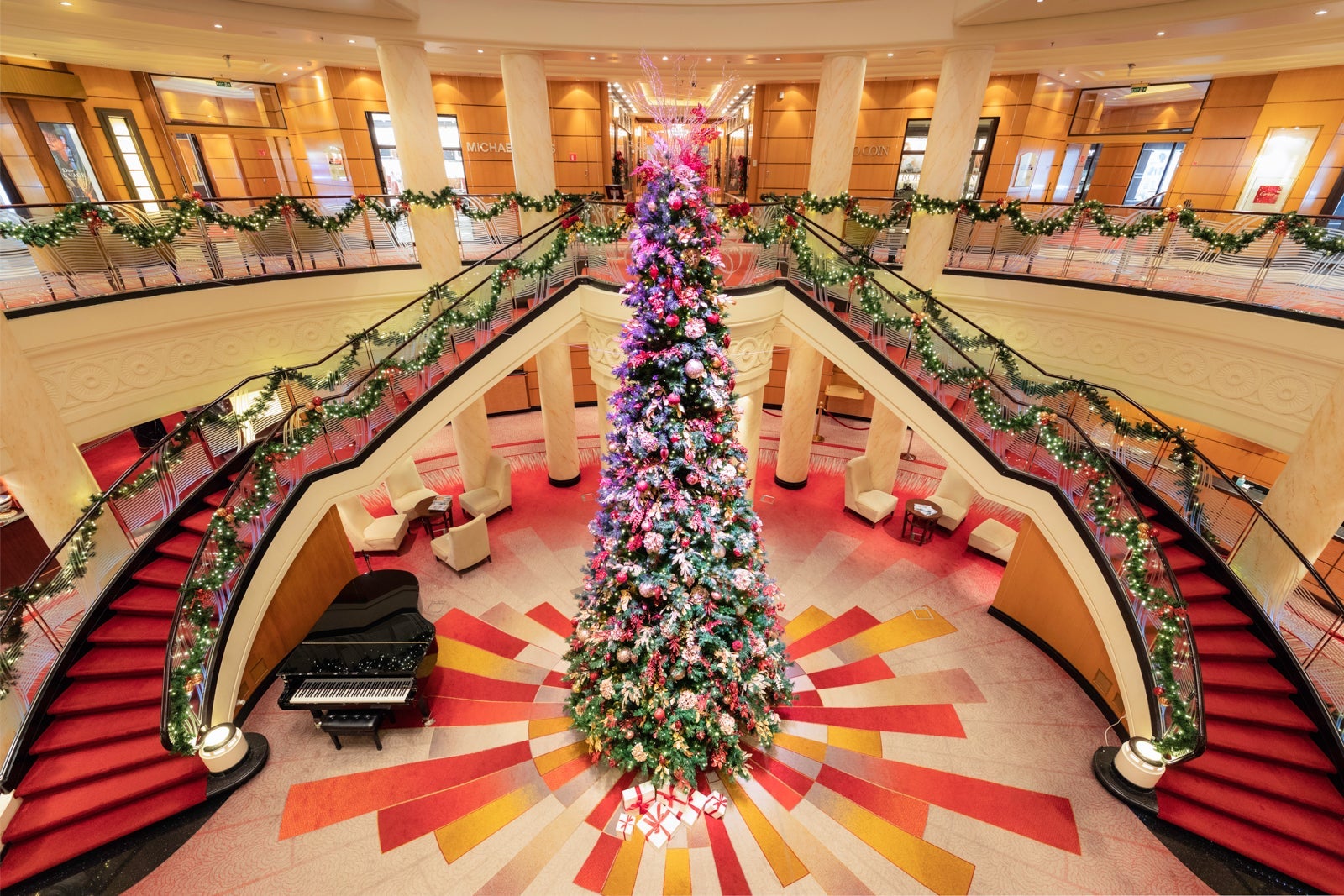 Christmas decorations Cunard